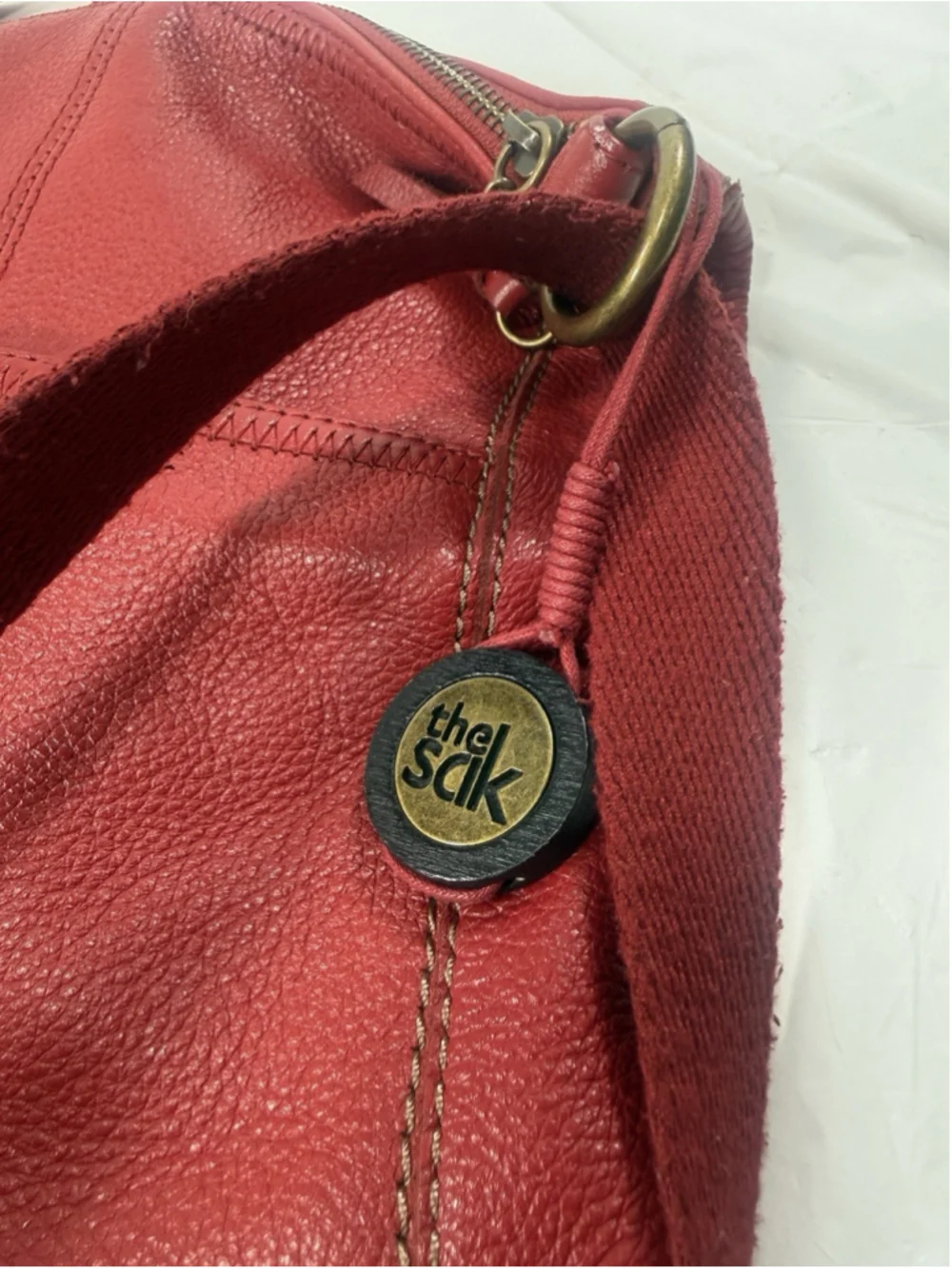 The Sak Iris Red Pebble Leather Brass Tone Crossbody Shoulder Bag EUC MSRP $129
